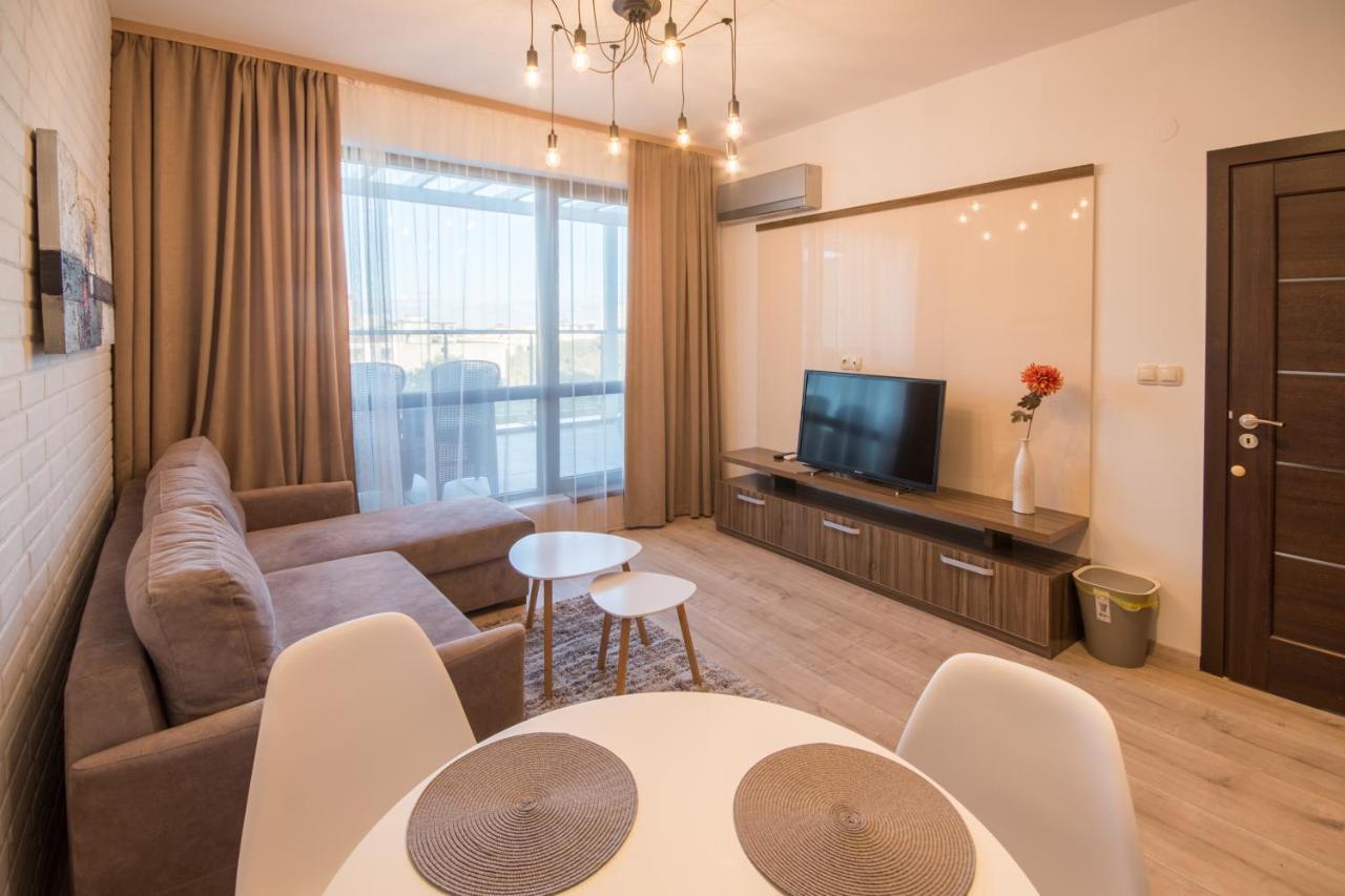 City Apartments Triumph Varna Luaran gambar
